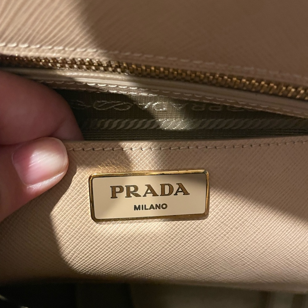 PRADA - Saffiano Large Galleria Double Zip Tote in Beige - Picture 8 of 16